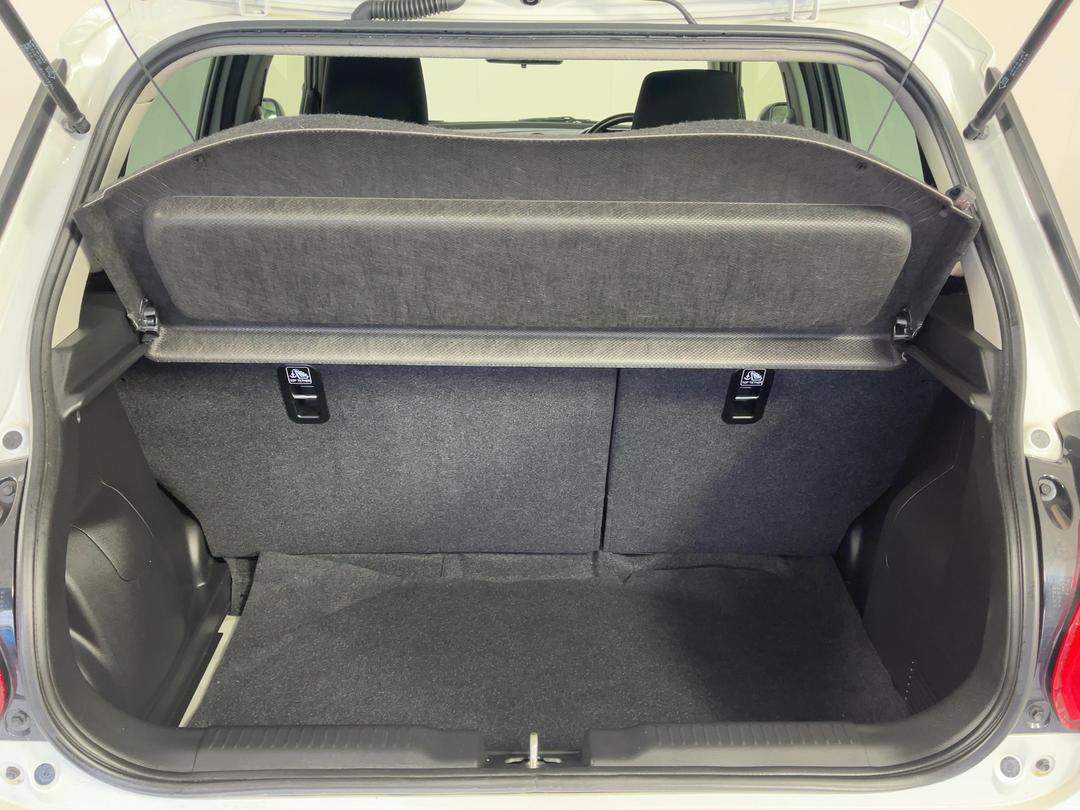 Photo '14' of Suzuki Swift
