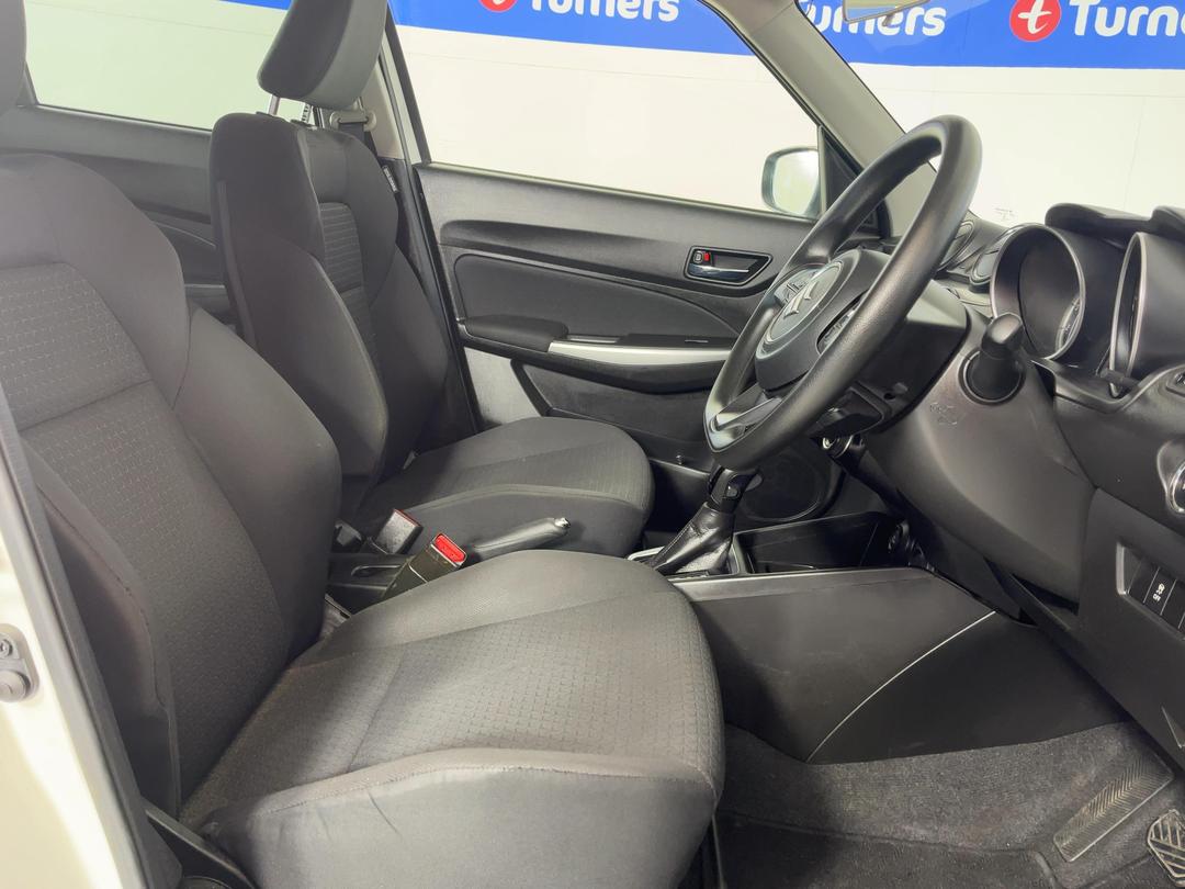 Photo '16' of Suzuki Swift