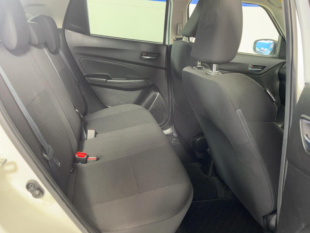 Photo '20' of Suzuki Swift