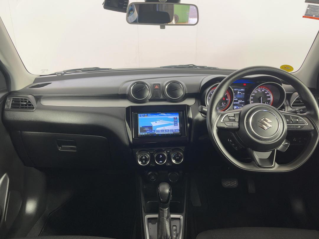 Photo '17' of Suzuki Swift