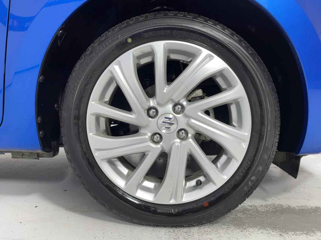Photo '9' of Suzuki Swift
