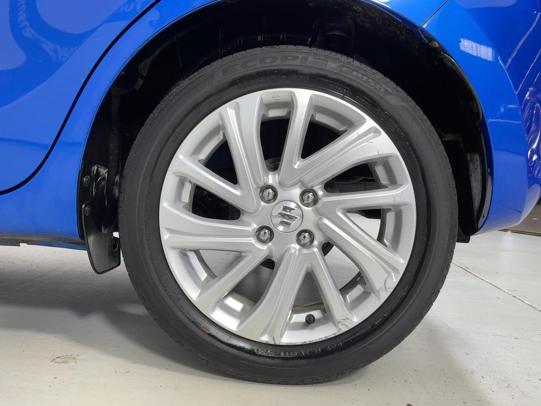 Photo '11' of Suzuki Swift