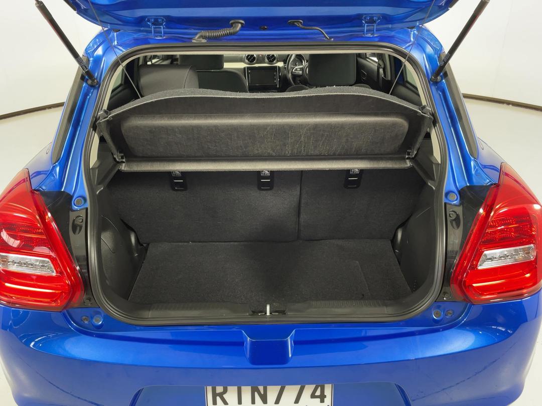 Photo '14' of Suzuki Swift
