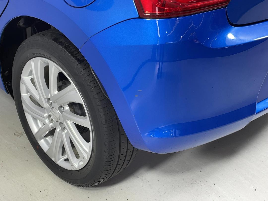 Photo '24' of Suzuki Swift