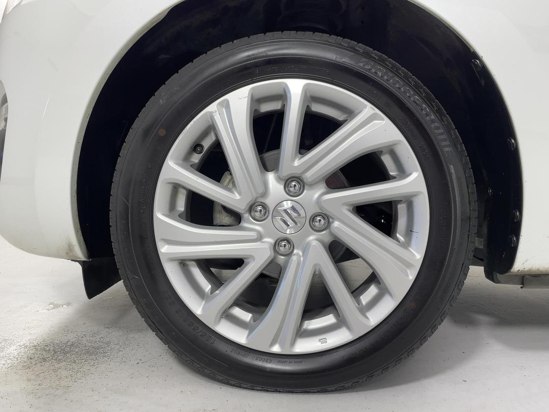 Photo '10' of Suzuki Swift