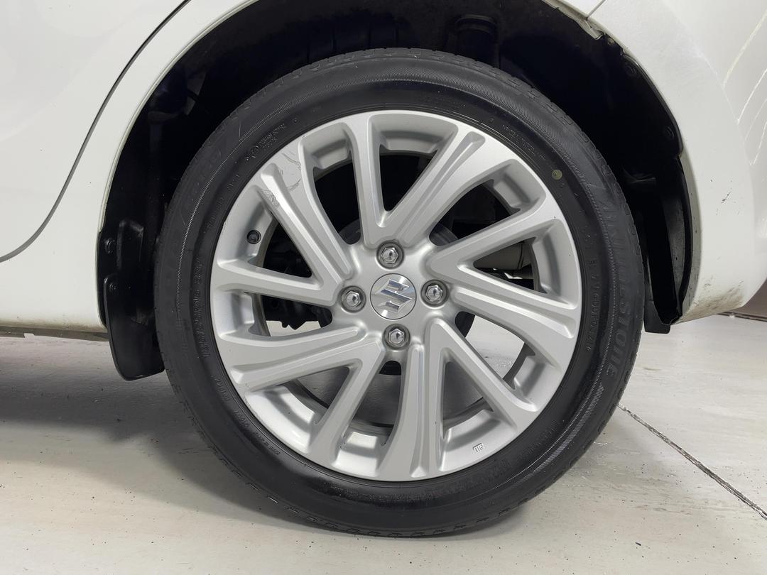 Photo '11' of Suzuki Swift