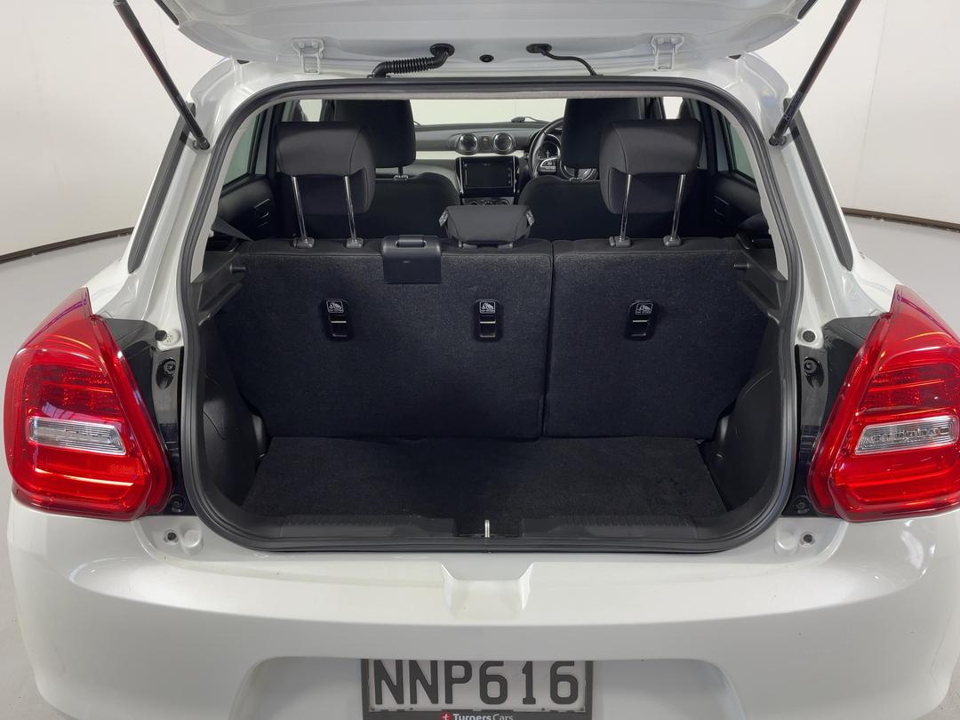 Photo '14' of Suzuki Swift