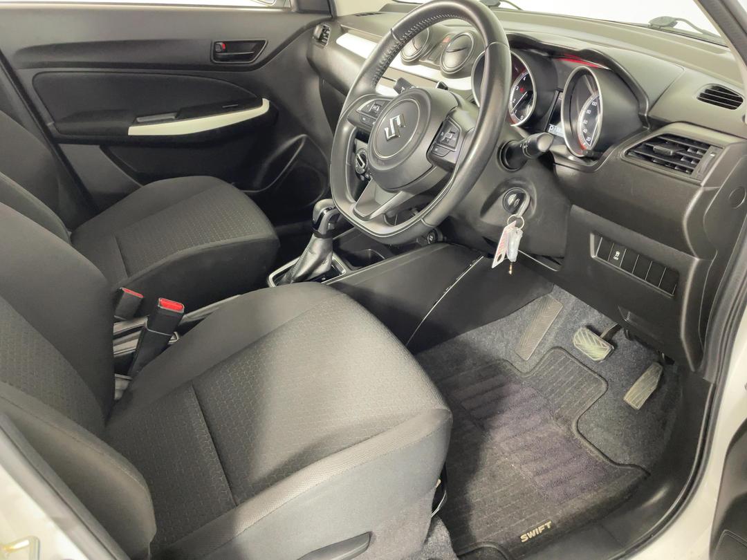 Photo '16' of Suzuki Swift