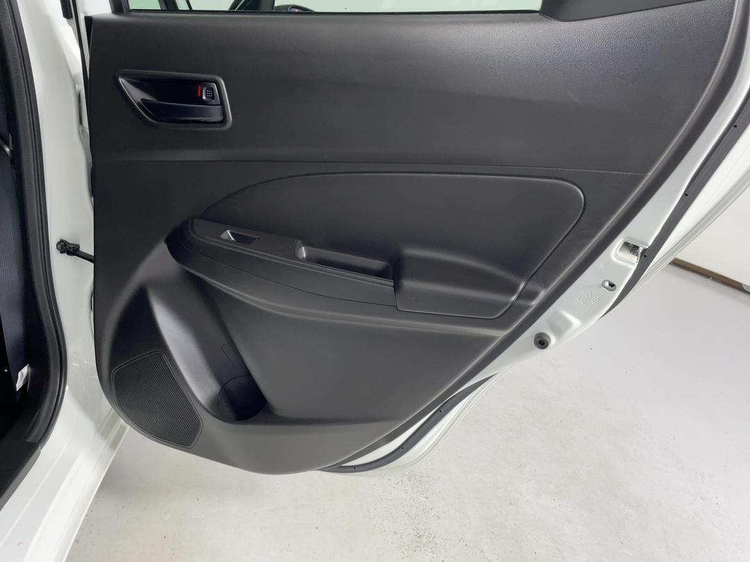 Photo '19' of Suzuki Swift