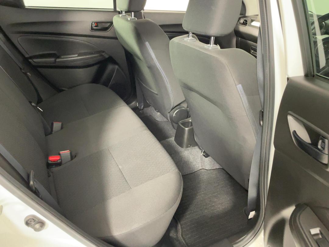 Photo '20' of Suzuki Swift