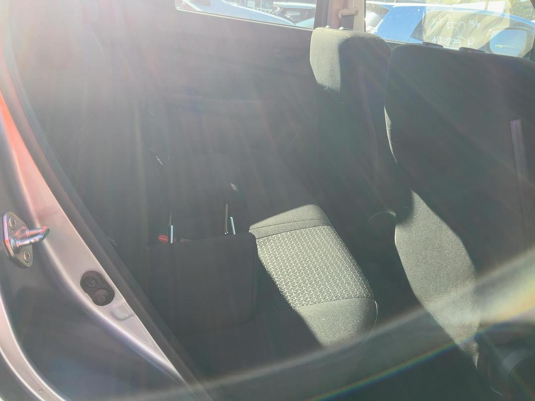 Photo '15' of Suzuki Swift GL Photo '15' of Suzuki Swift GL
