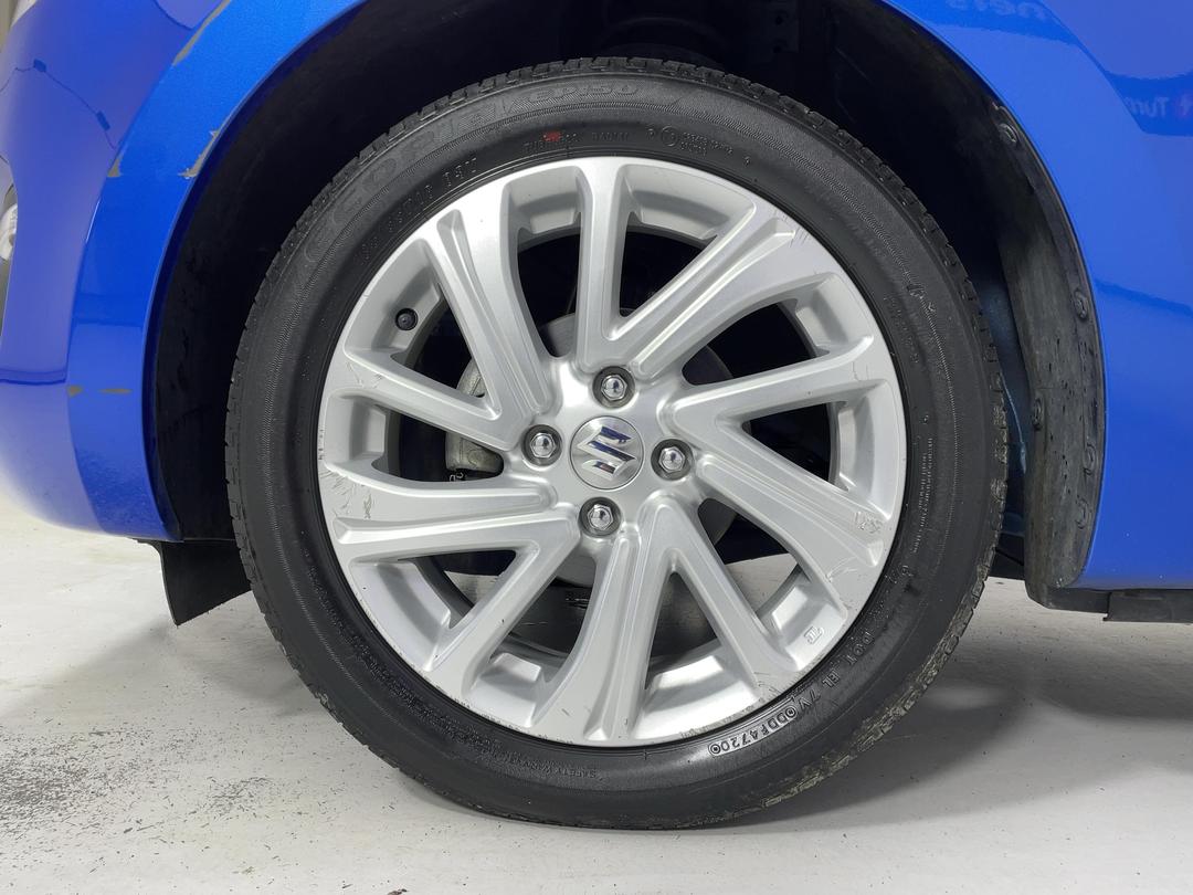 Photo '10' of Suzuki Swift
