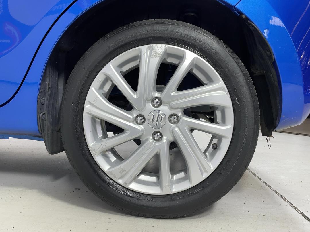 Photo '11' of Suzuki Swift