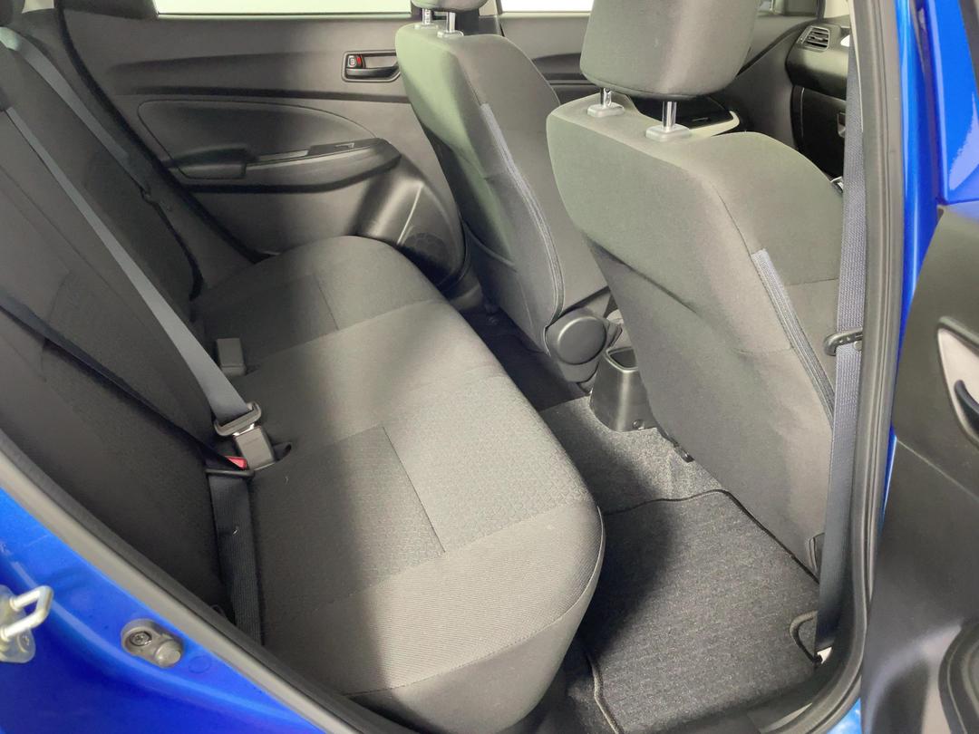 Photo '20' of Suzuki Swift