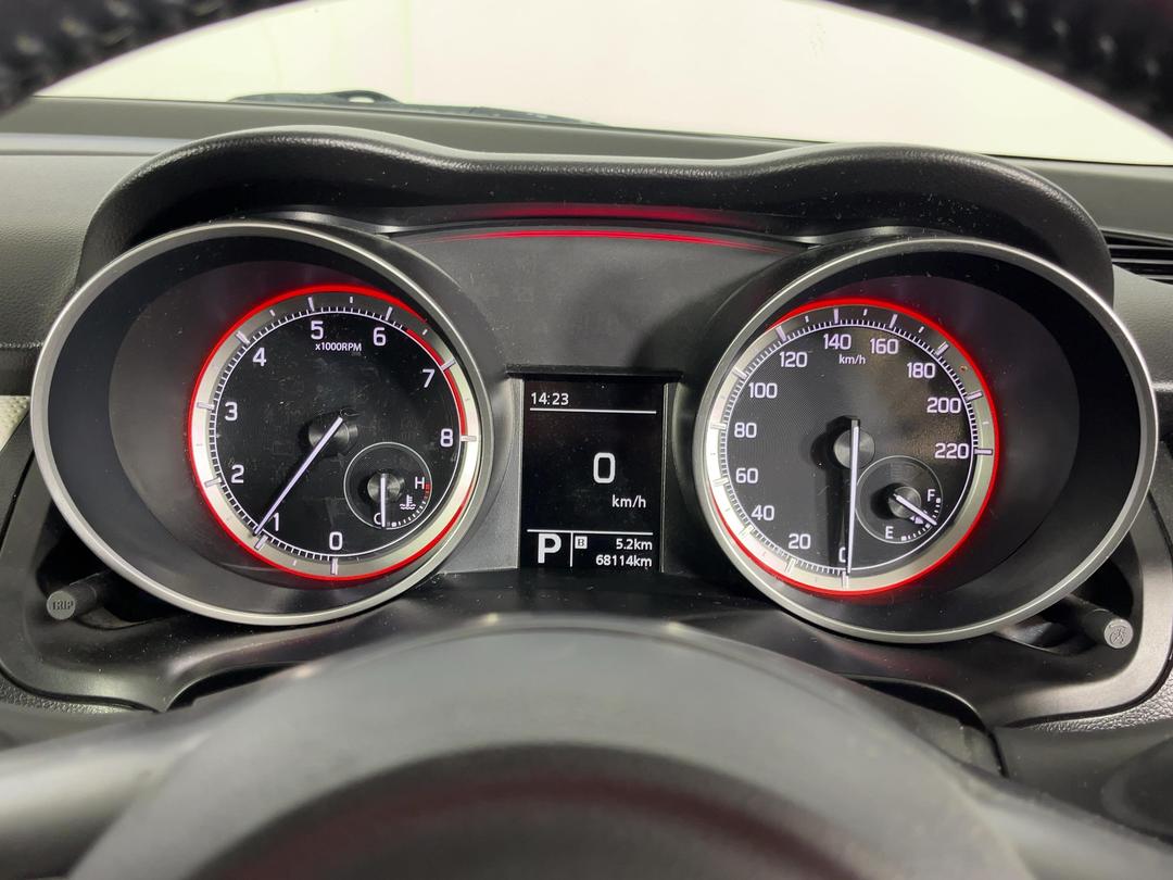 Photo '21' of Suzuki Swift