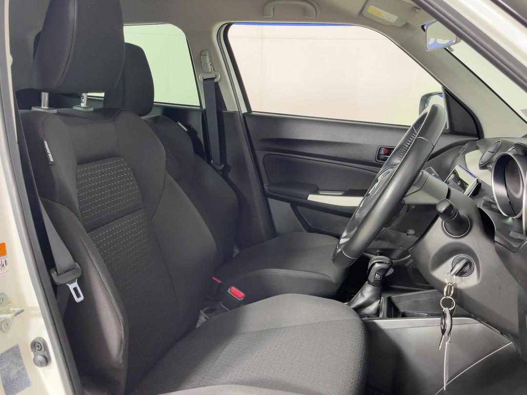 Photo '16' of Suzuki Swift