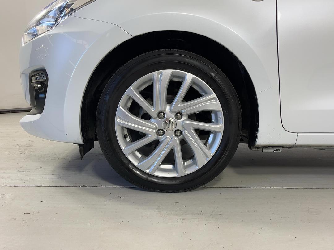 Photo '10' of Suzuki Swift