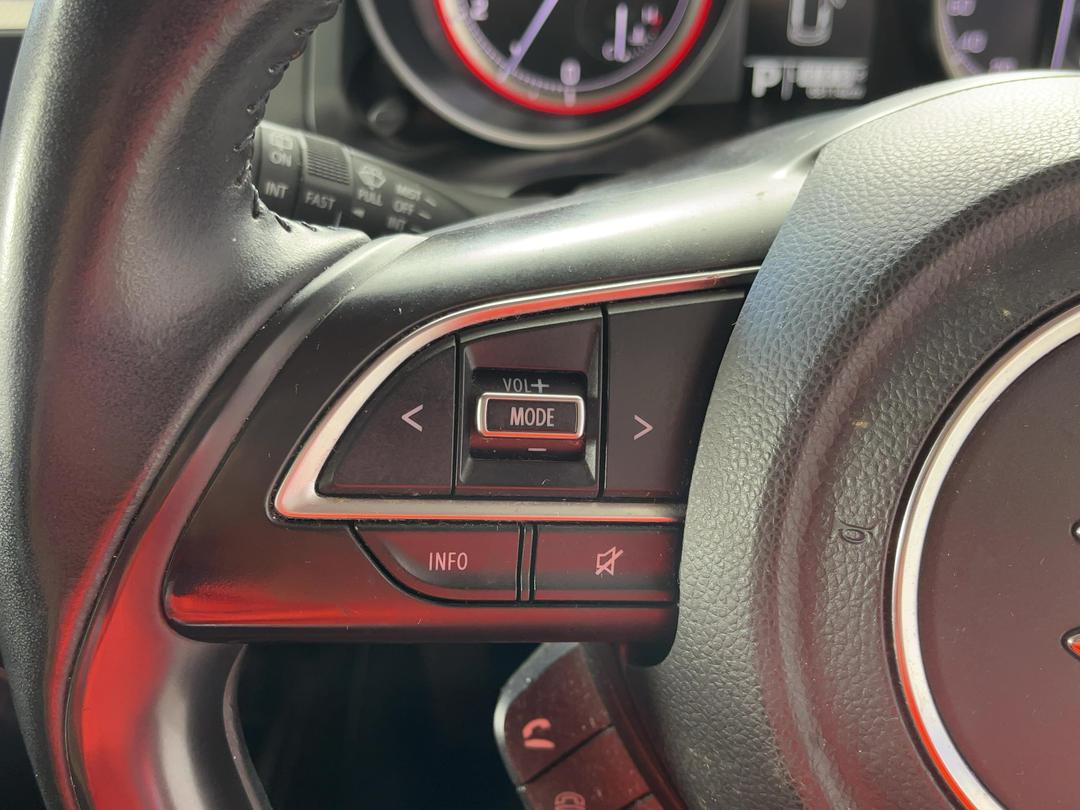 Photo '25' of Suzuki Swift