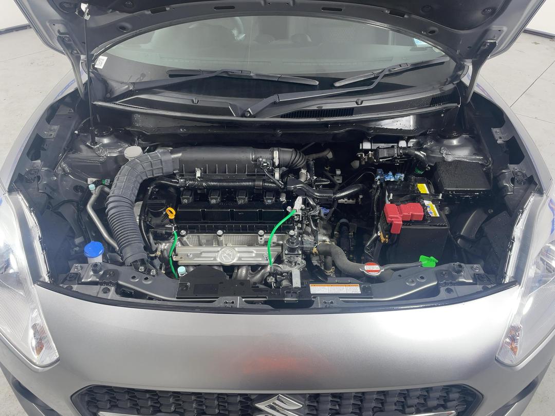 Photo '13' of Suzuki Swift