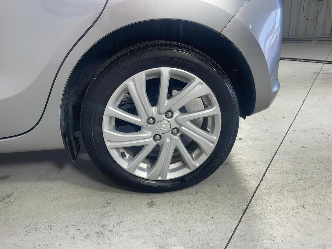 Photo '11' of Suzuki Swift