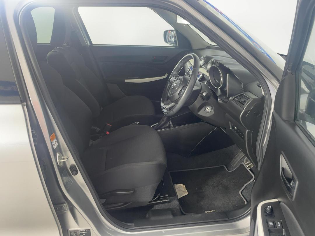 Photo '16' of Suzuki Swift