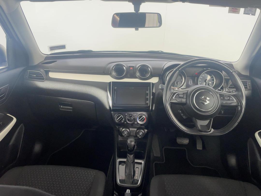 Photo '17' of Suzuki Swift