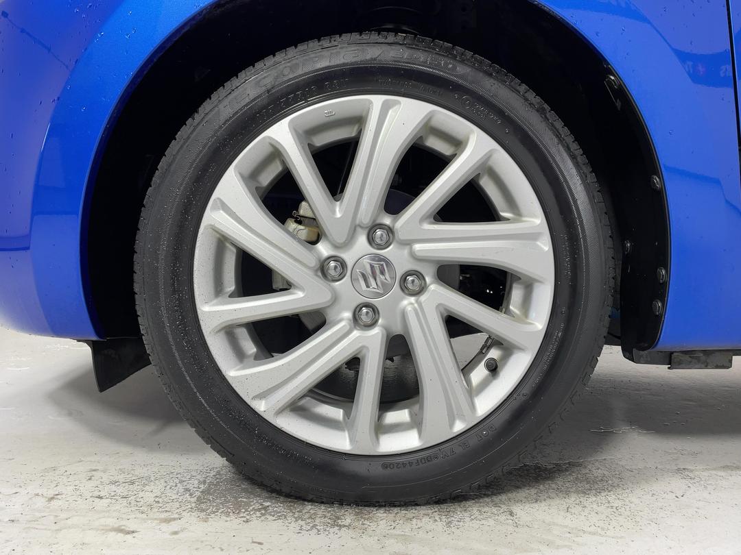 Photo '10' of Suzuki Swift