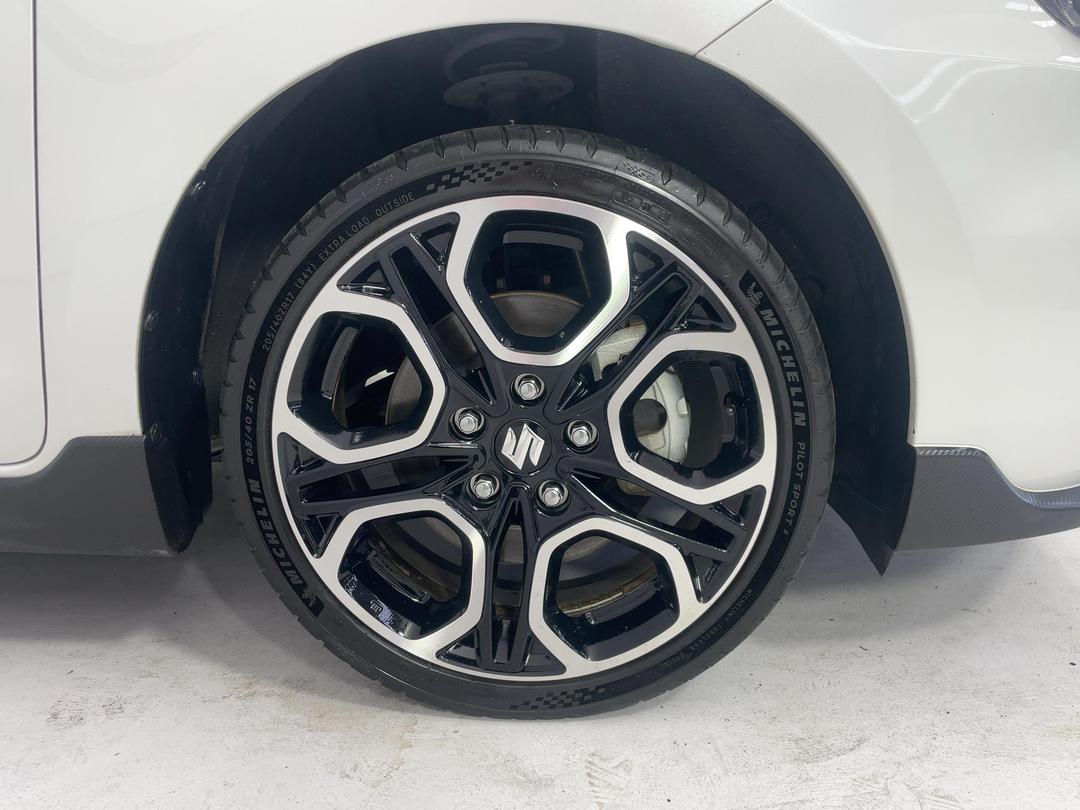 Photo '9' of Suzuki Swift