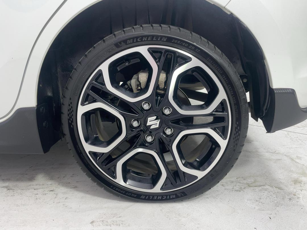 Photo '11' of Suzuki Swift