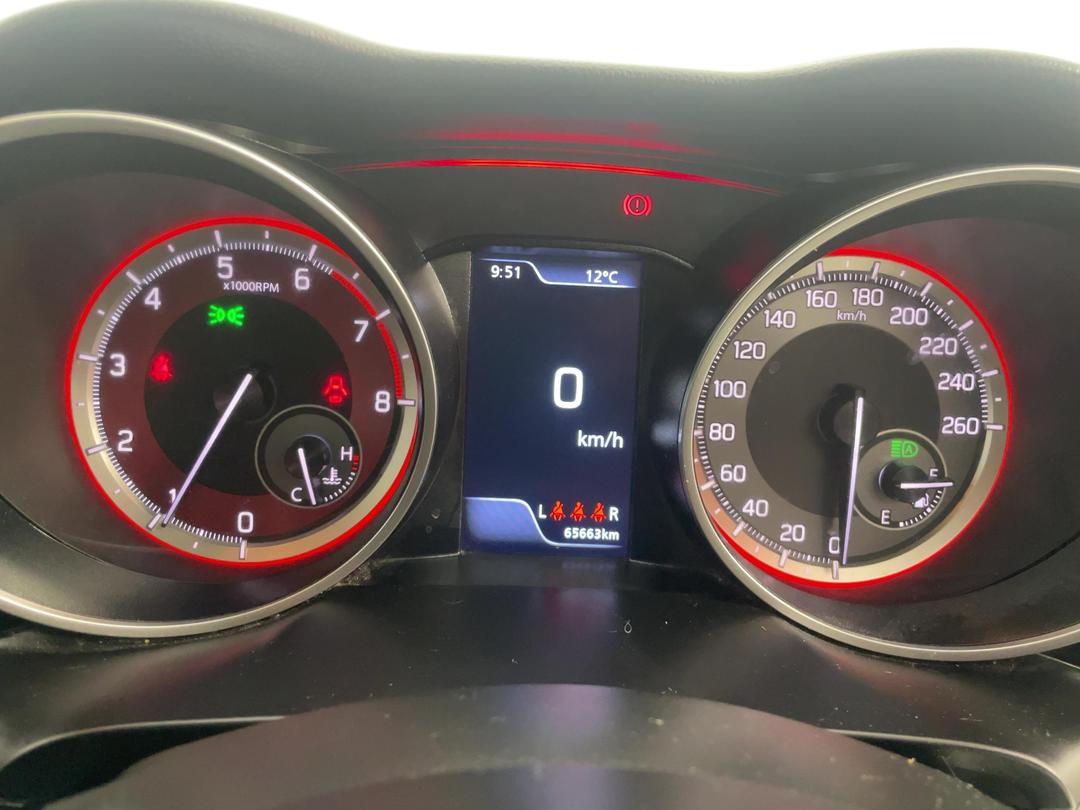 Photo '21' of Suzuki Swift