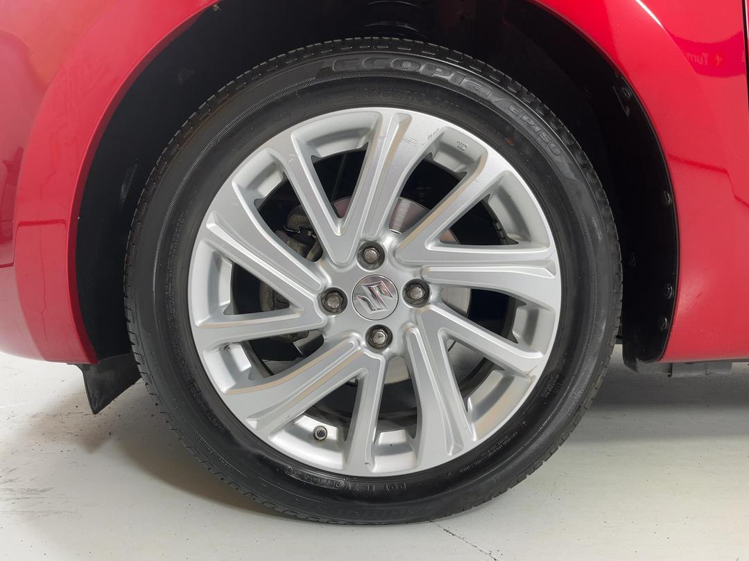 Photo '10' of Suzuki Swift