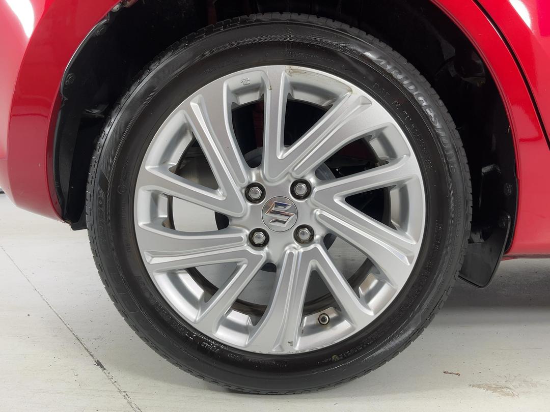 Photo '12' of Suzuki Swift