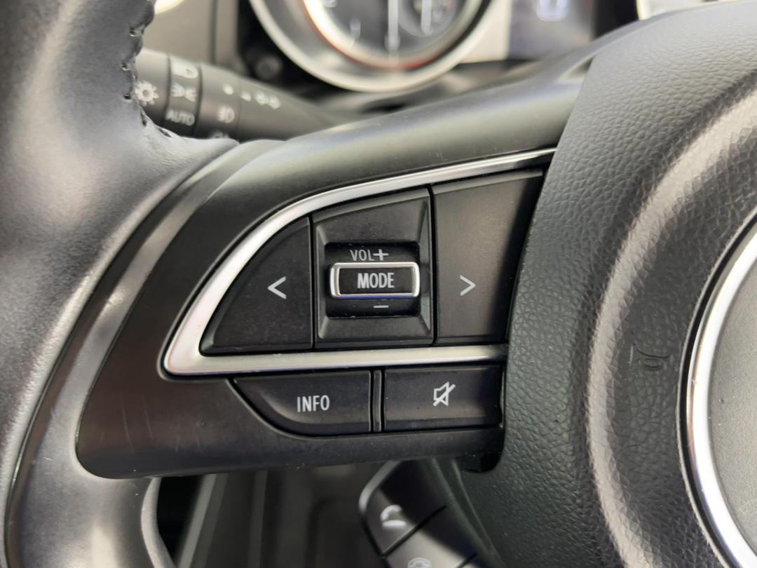 Photo '24' of Suzuki Swift