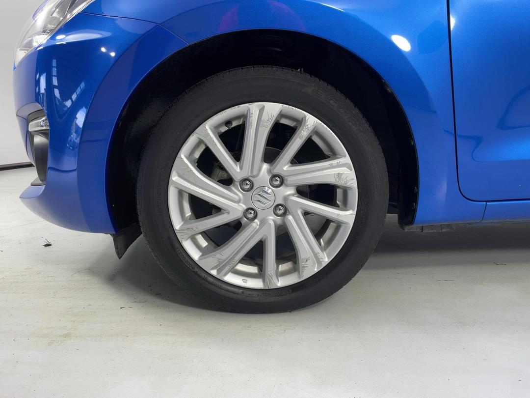 Photo '10' of Suzuki Swift