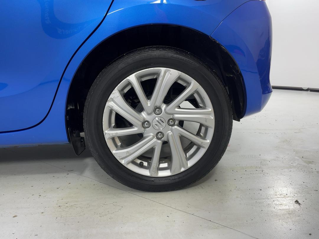 Photo '11' of Suzuki Swift