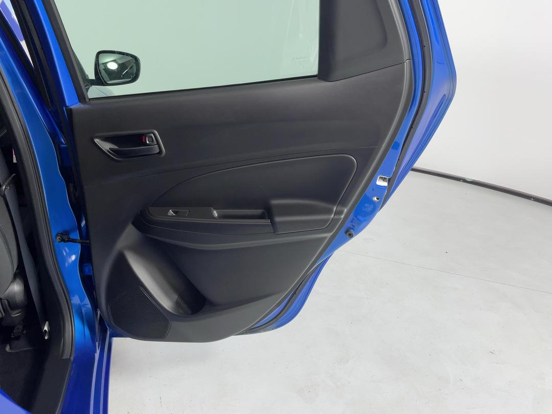 Photo '19' of Suzuki Swift