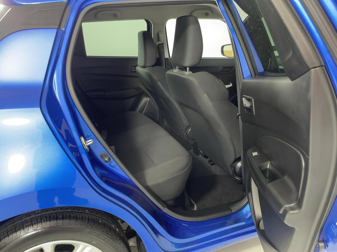 Photo '20' of Suzuki Swift