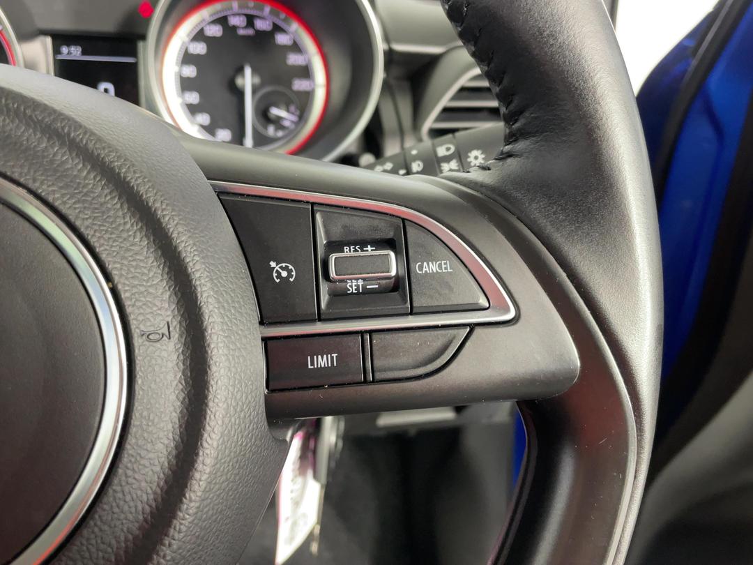 Photo '24' of Suzuki Swift