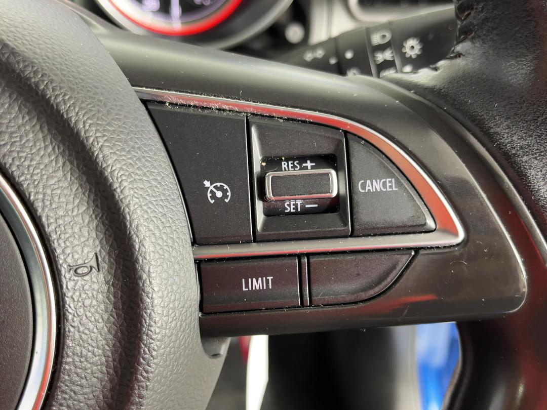 Photo '24' of Suzuki Swift