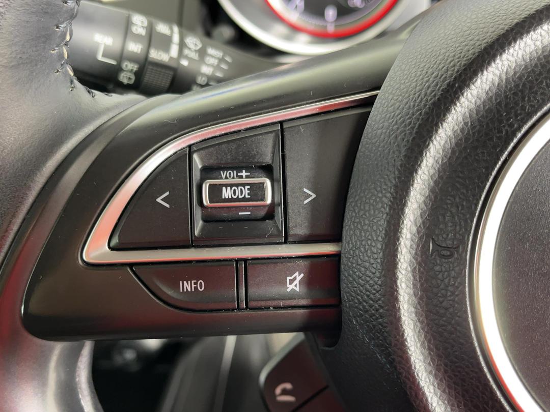 Photo '25' of Suzuki Swift