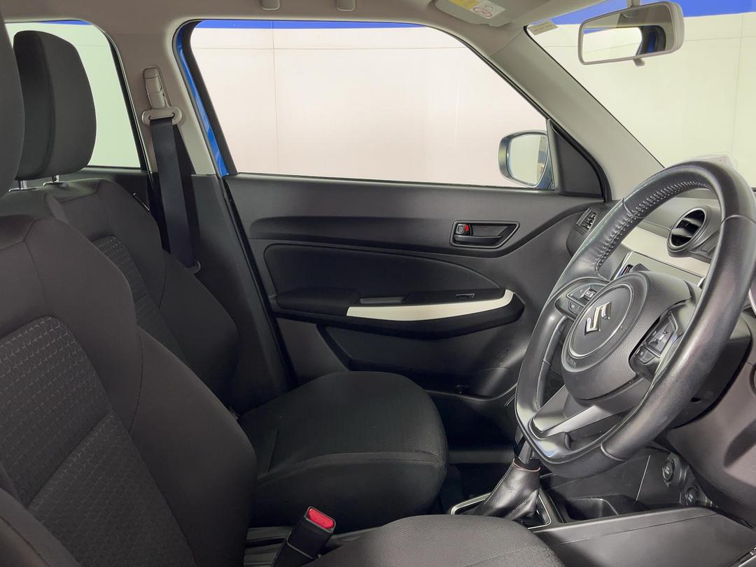 Photo '16' of Suzuki Swift
