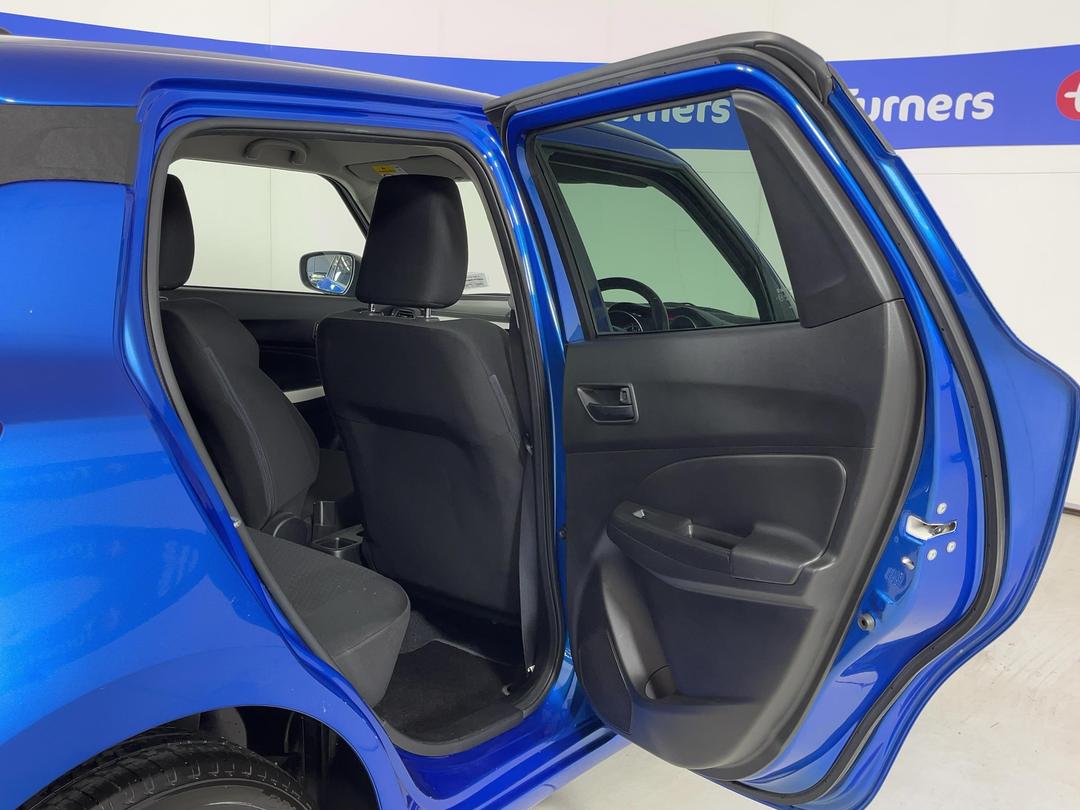 Photo '19' of Suzuki Swift