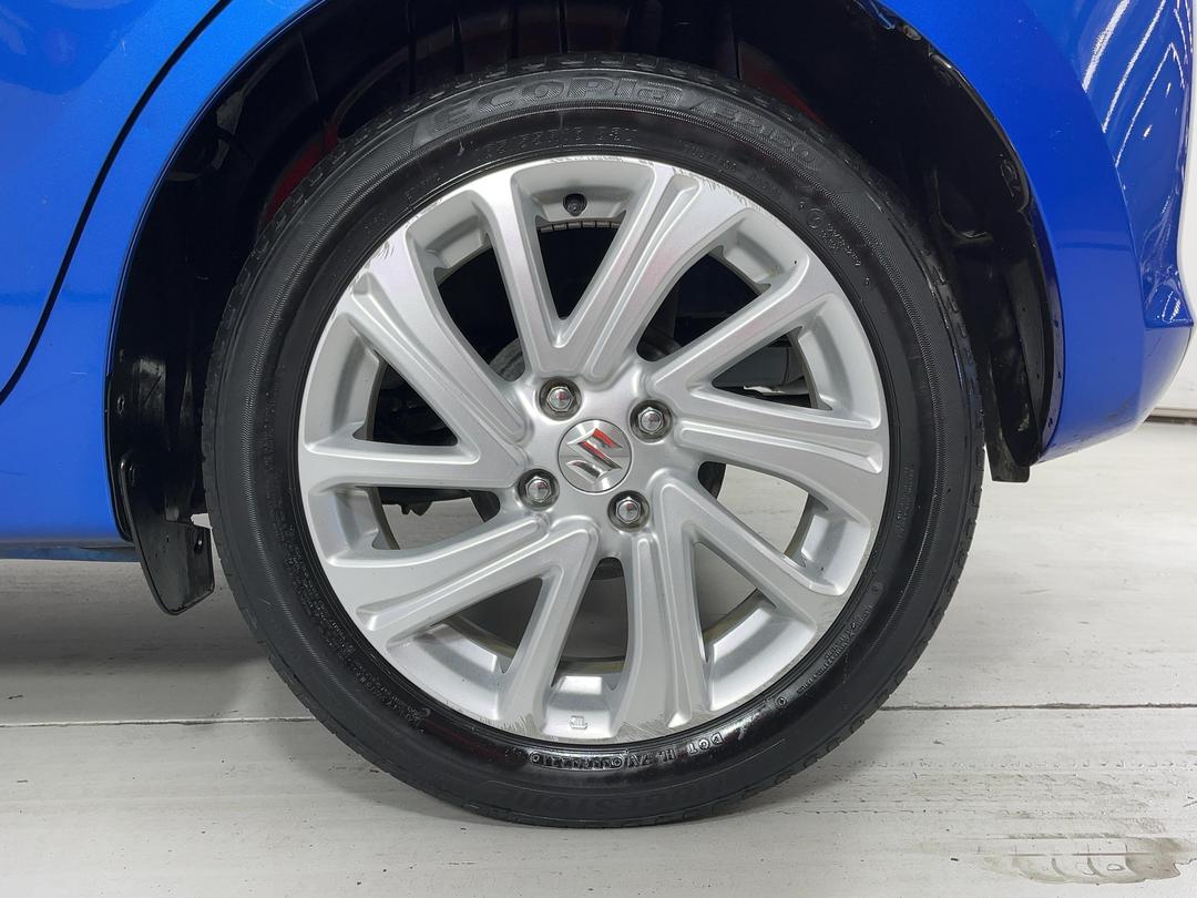 Photo '11' of Suzuki Swift