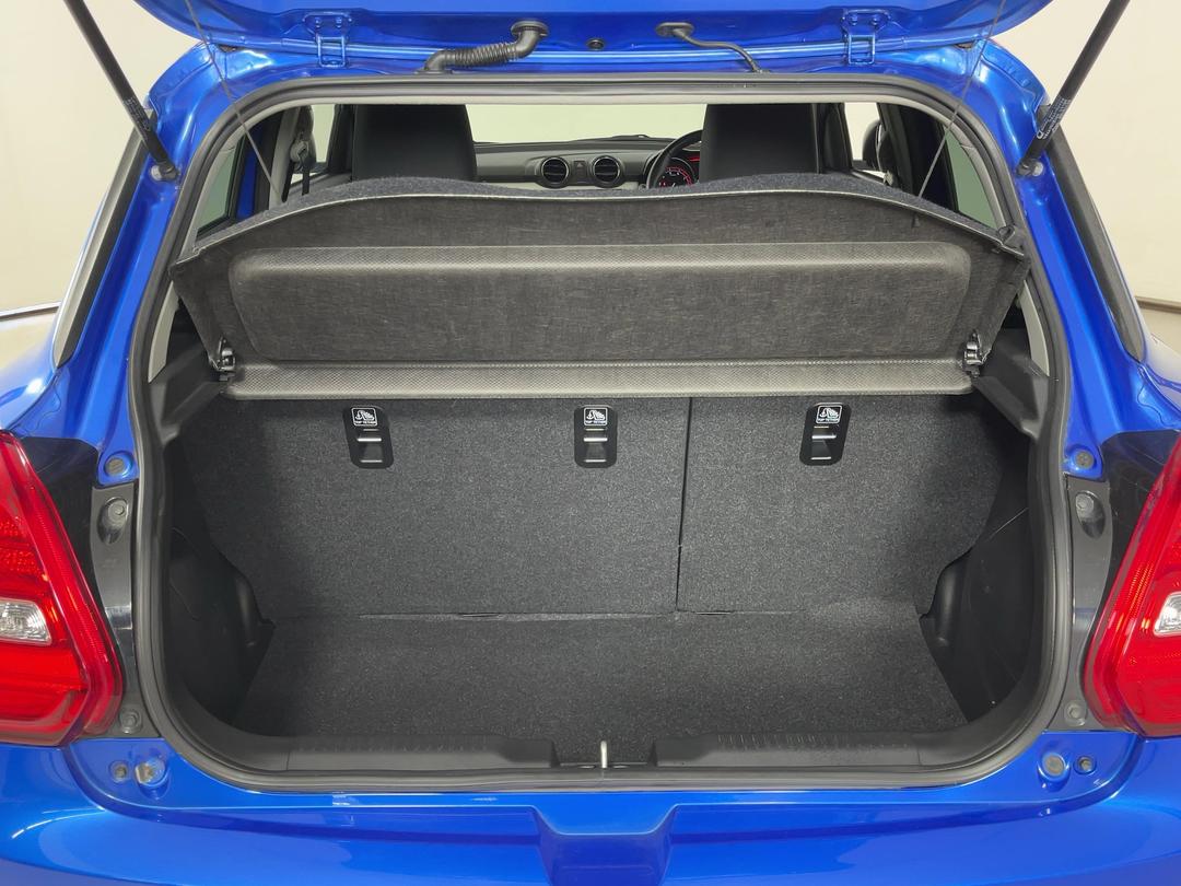 Photo '14' of Suzuki Swift