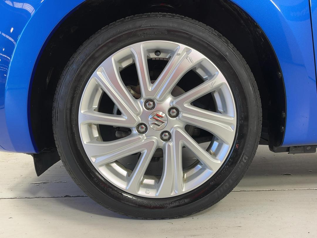 Photo '10' of Suzuki Swift