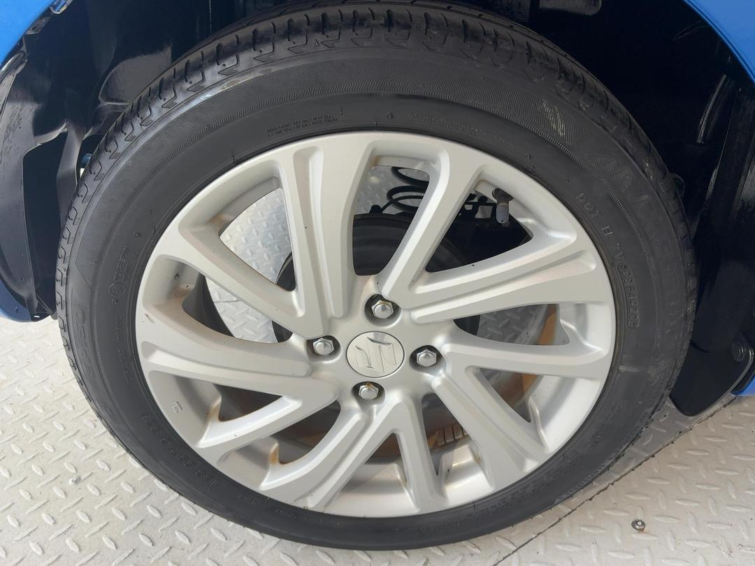 Photo '12' of Suzuki Swift