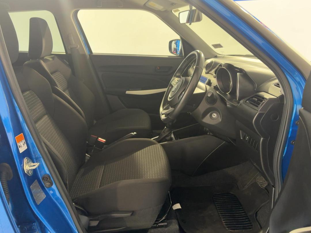 Photo '16' of Suzuki Swift