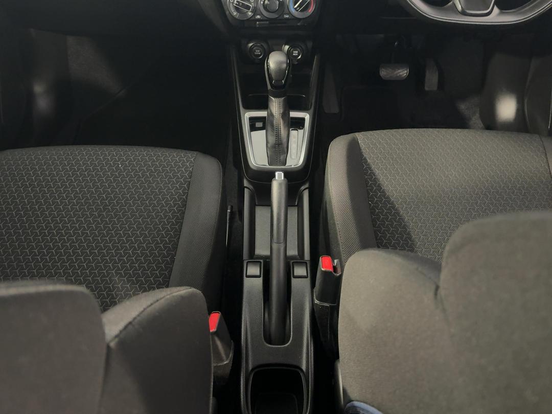 Photo '18' of Suzuki Swift