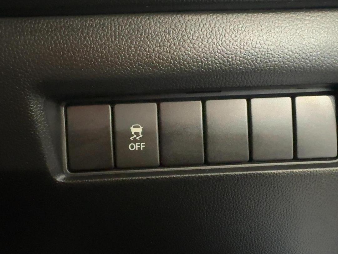 Photo '24' of Suzuki Swift