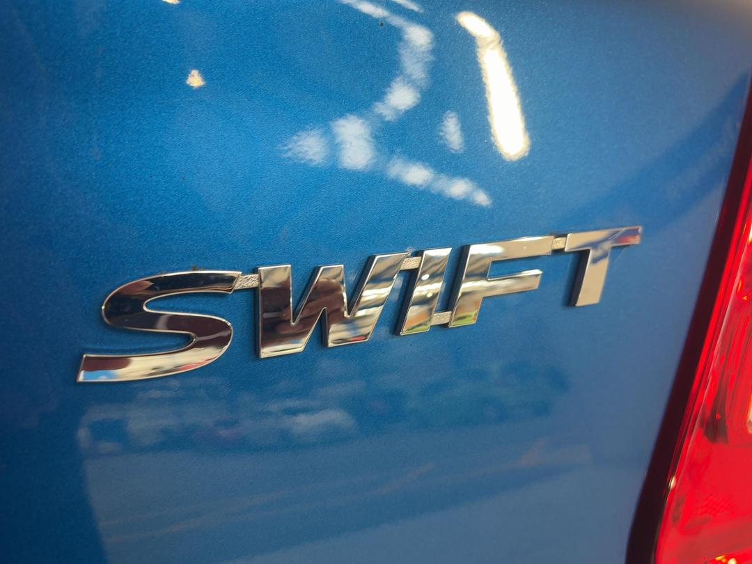Photo '34' of Suzuki Swift